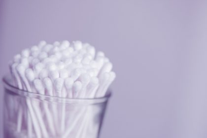 Cotton_Bud_Berbahaya_Untuk_Bersihkan_Telinga